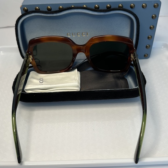 New - GUCCI Shiny Havana Square Sunglasses
GG0036S 003 54 main image 4